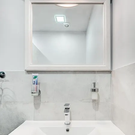 Private With Sauna & Parking With Shared Bathroom * Κάουνας