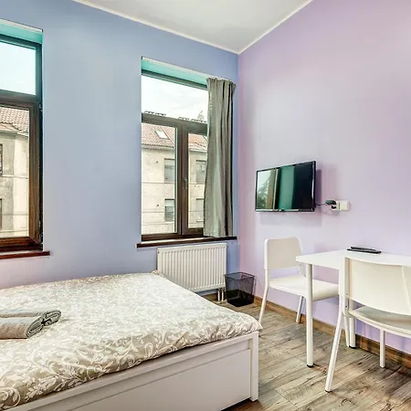 Private With Sauna & Parking With Shared Bathroom *