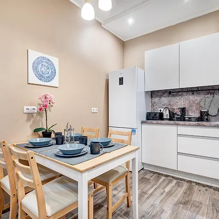 Private With Sauna & Parking With Shared Bathroom Homestay *