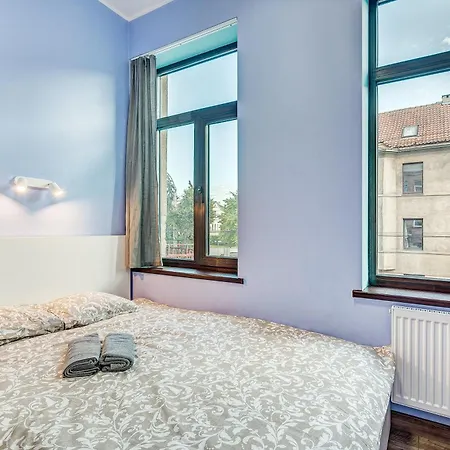 Private With Sauna & Parking With Shared Bathroom Homestay szállás