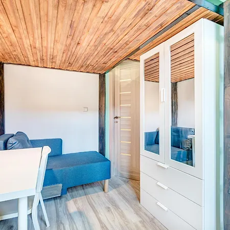 Δωμάτια σε οικογενειακή κατοικία Private With Sauna & Parking With Shared Bathroom