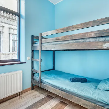 Private With Sauna & Parking With Shared Bathroom