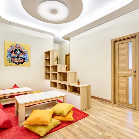 Private With Sauna & Parking With Shared Bathroom Δωμάτια σε οικογενειακή κατοικία Κάουνας