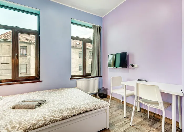 Private With Sauna & Parking With Shared Bathroom *