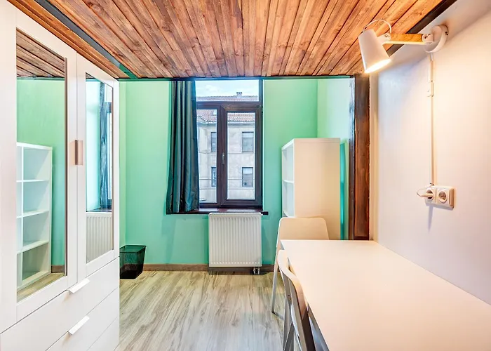 Private With Sauna & Parking With Shared Bathroom Rum i privatbostad *