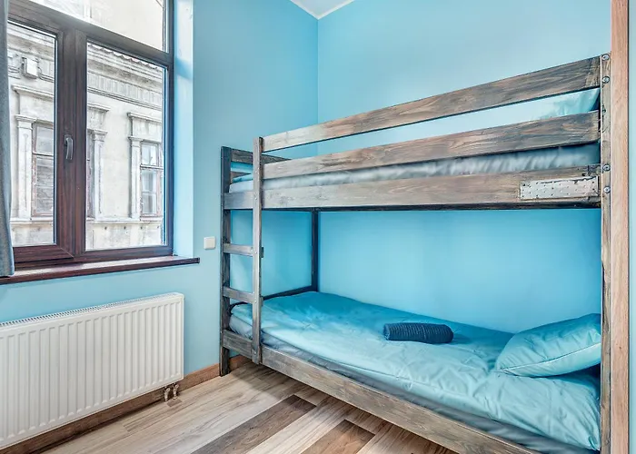 Private With Sauna & Parking With Shared Bathroom