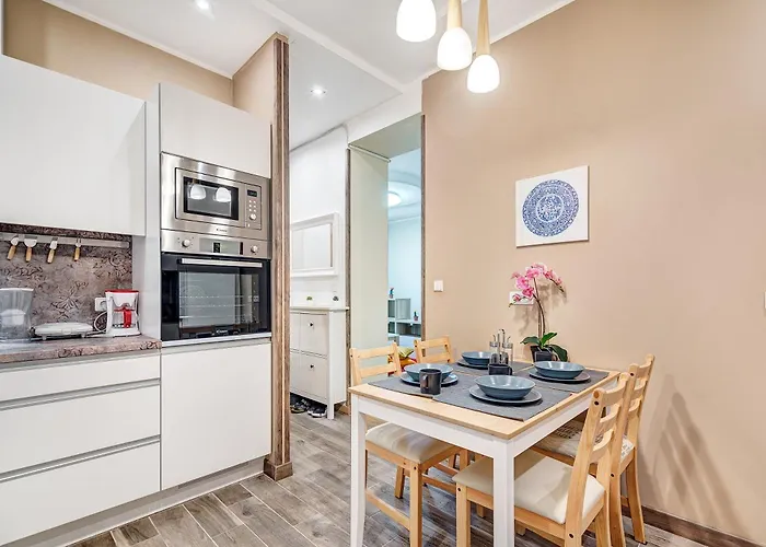 Rum i privatbostad Private With Sauna & Parking With Shared Bathroom *