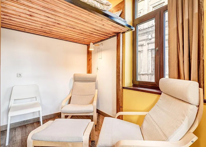 Private With Sauna & Parking With Shared Bathroom